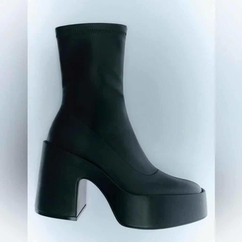ZARA PLATFORM HEELED ANKLE BOOTS
BLACK - Picture 7 of 10